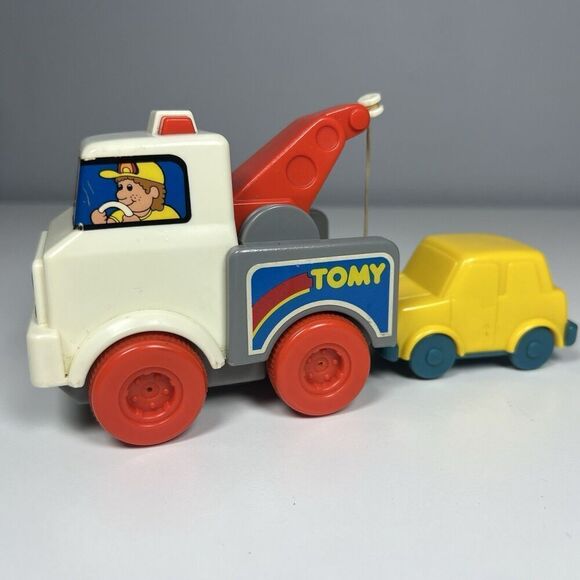 Tomy Pull-Away Toy Tow Truck Vintage 1984 No. 1043 Complete With Box & Booklet - Picture 5 of 12